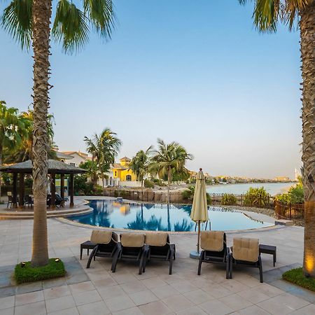 Yanjoon Holiday Homes - Palm Jumeirah Frond A Villas 두바이 외부 사진