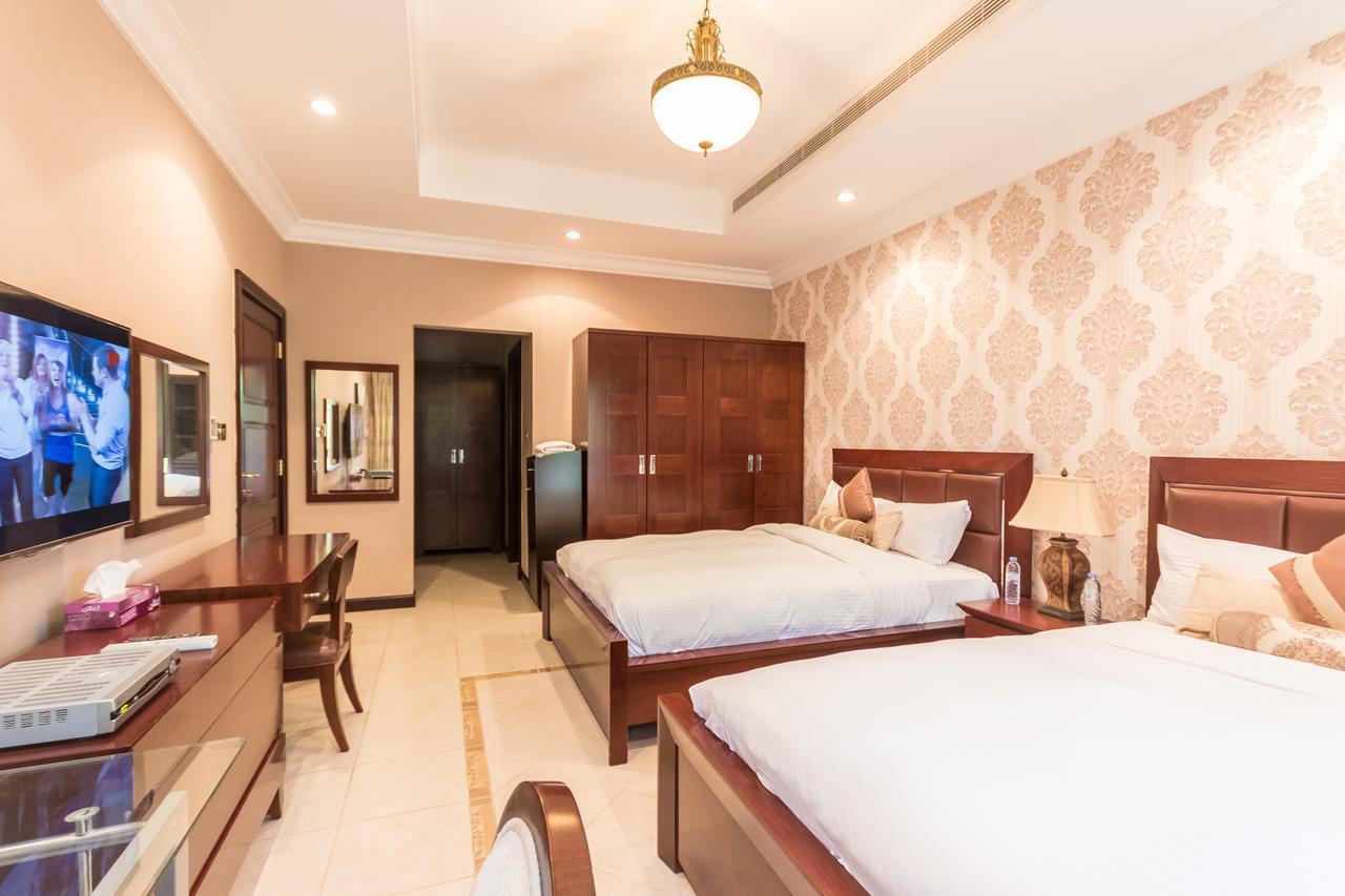 Yanjoon Holiday Homes - Palm Jumeirah Frond A Villas 두바이 외부 사진