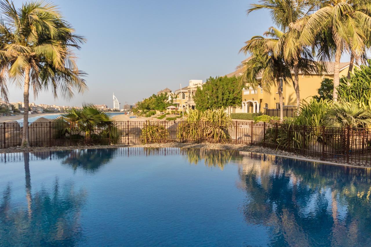 Yanjoon Holiday Homes - Palm Jumeirah Frond A Villas 두바이 외부 사진