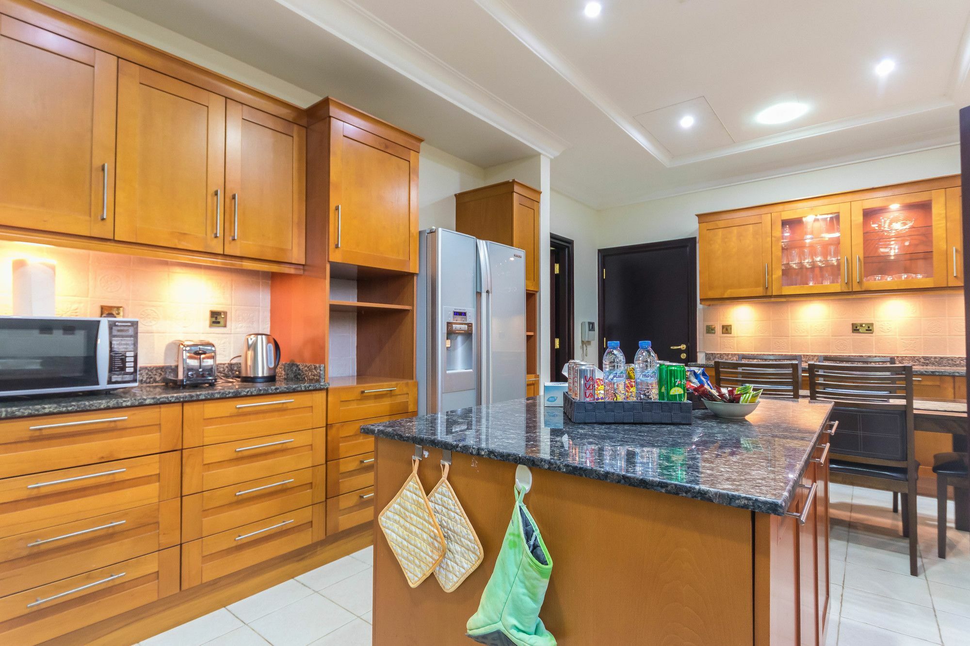 Yanjoon Holiday Homes - Palm Jumeirah Frond A Villas 두바이 외부 사진